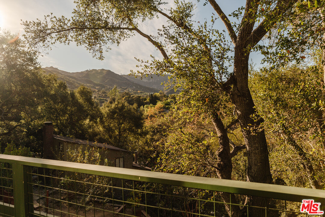 231 Muerdago Road Topanga, CA 90290 - Photo 28 of 52