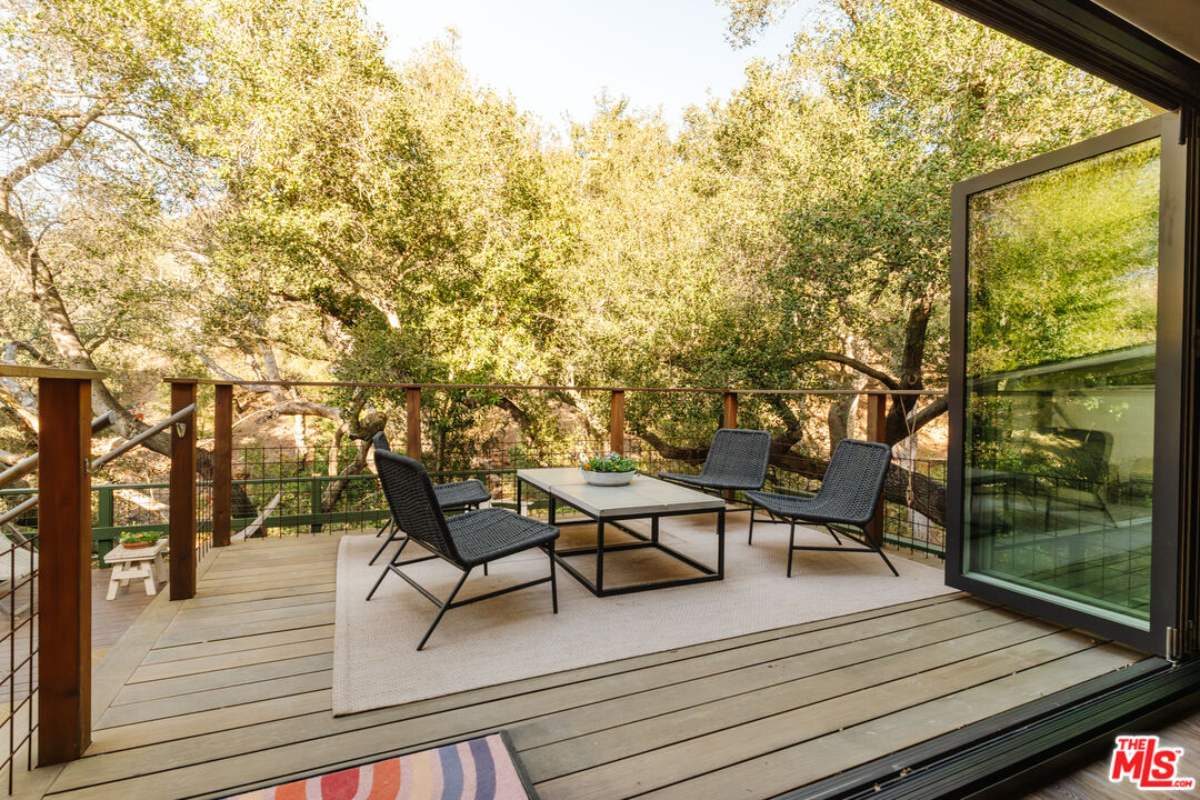 231 Muerdago Road Topanga, CA 90290 - Photo 4 of 52