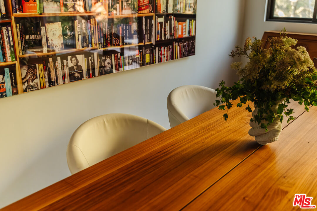 231 Muerdago Road Topanga, CA 90290 - Photo 10 of 52
