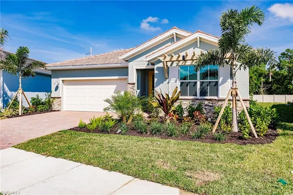 $3,200 | 536 Polihale Way, Naples, FL 34114