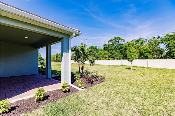$3,200 | 536 Polihale Way, Naples, FL 34114