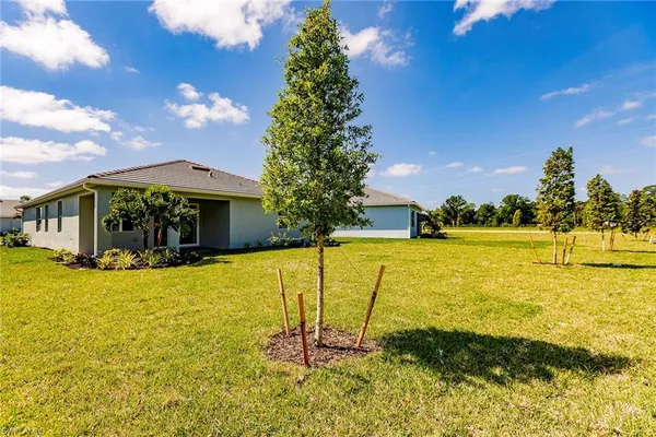 $3,200 | 536 Polihale Way, Naples, FL 34114
