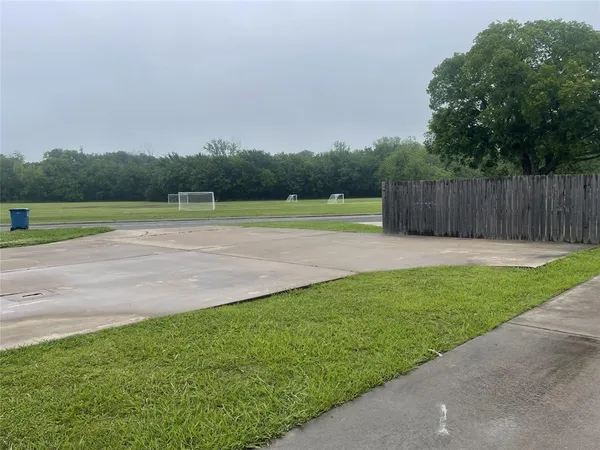 $1,600 | 102 Lum Lane, Unit 101, Denison, TX 75020