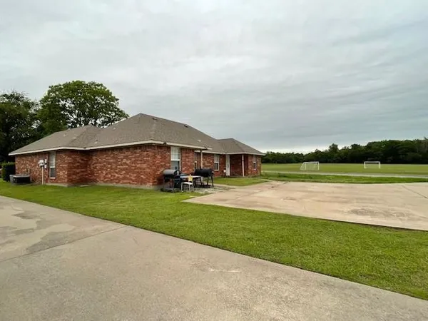 $1,600 | 102 Lum Lane, Unit 101, Denison, TX 75020
