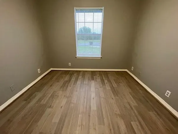 $1,600 | 102 Lum Lane, Unit 101, Denison, TX 75020