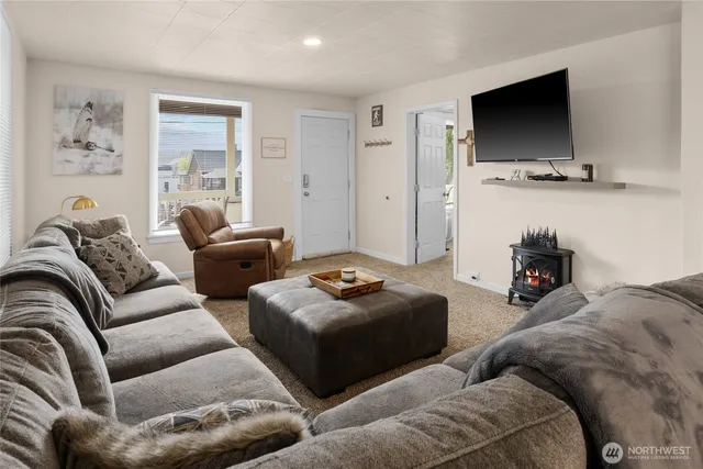 $409,000 | 110 West 3rd Street, Cle Elum, WA 98922