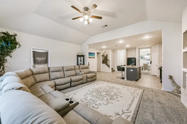 $325,000 | 627 Urban Way, Rosharon, TX 77583