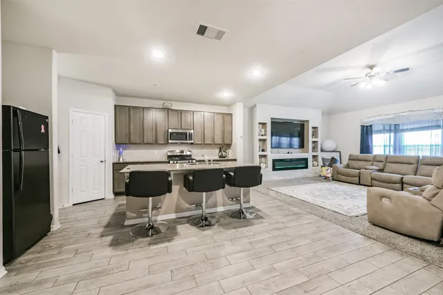 $325,000 | 627 Urban Way, Rosharon, TX 77583