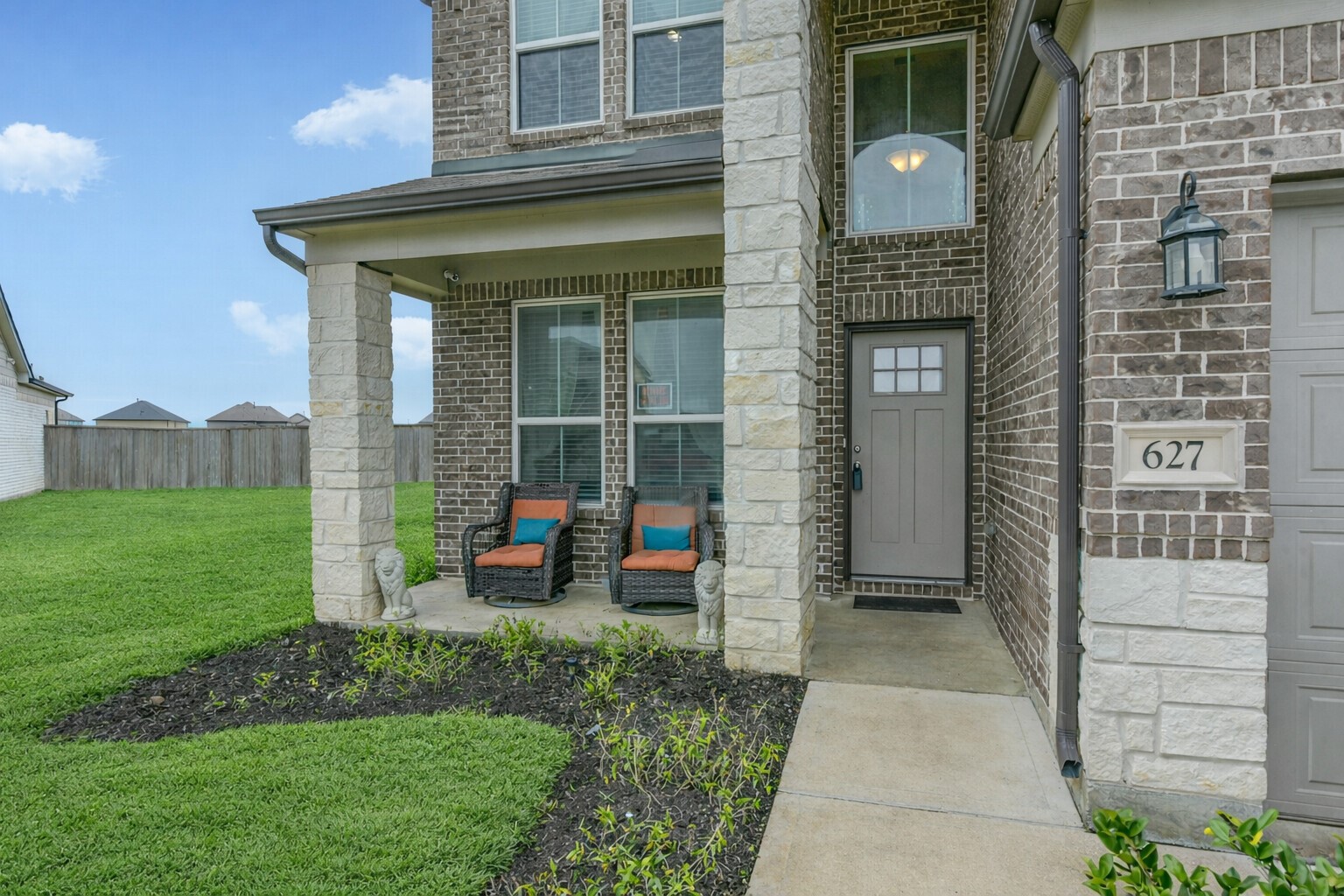 627 Urban Way Rosharon, TX 77583 - Photo 4 of 38