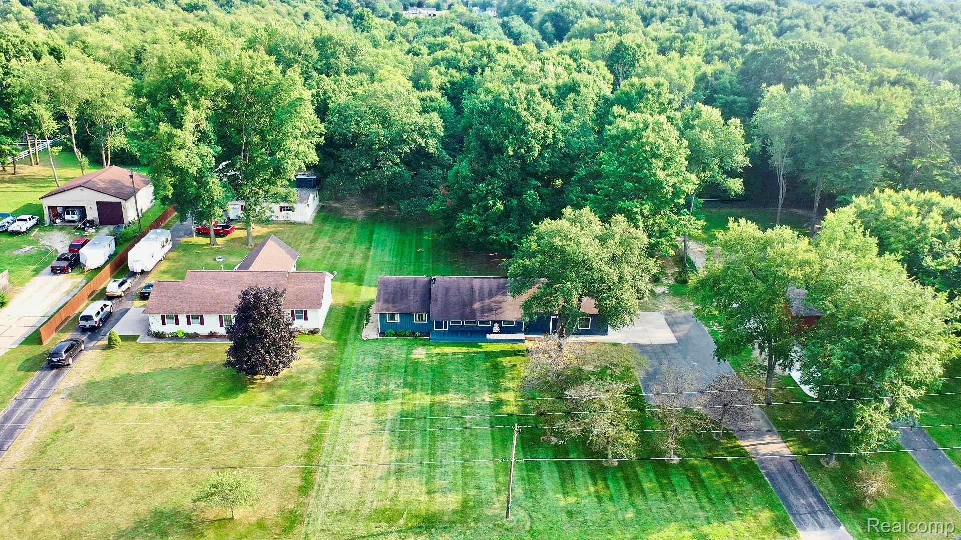4280 East Coldwater Road Flint, MI 48506 - Photo 48 of 72 04C396B0-6AC9-43E9-853A-4763B158973A_1_201_a.jpeg