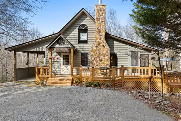 a view of a house with a outdoor space