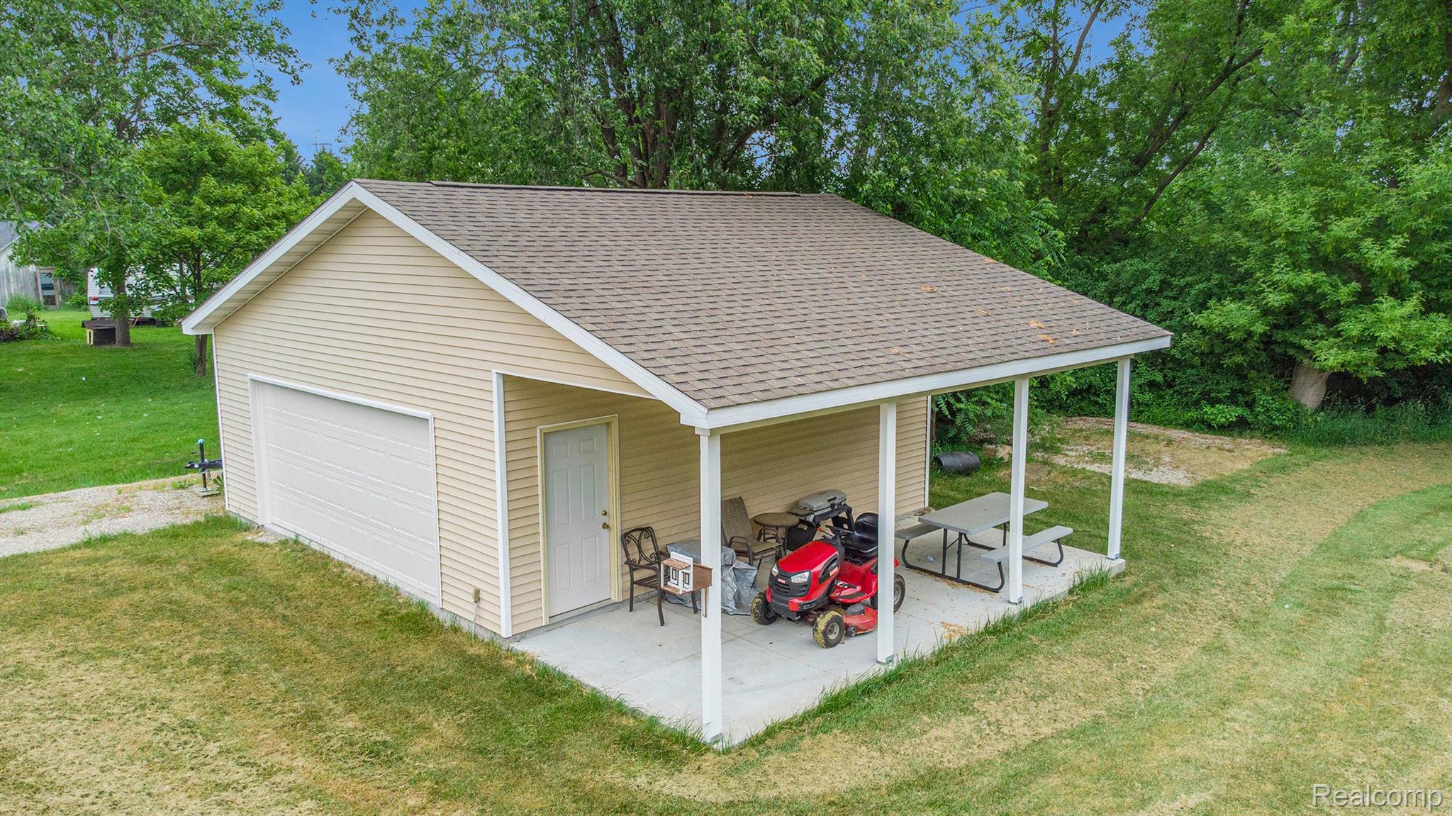 1052 Elms Road Flint, MI 48532 - Photo 38 of 45 Gallery Image 38