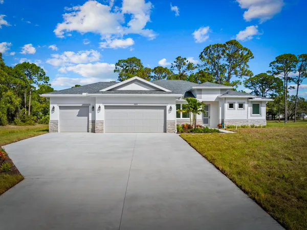 $774,900 | 10652 Lighter Wood Lane, Fort Pierce, FL 34945
