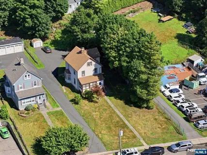 $575,000 | 60 Martin Road, Verona, NJ 07044