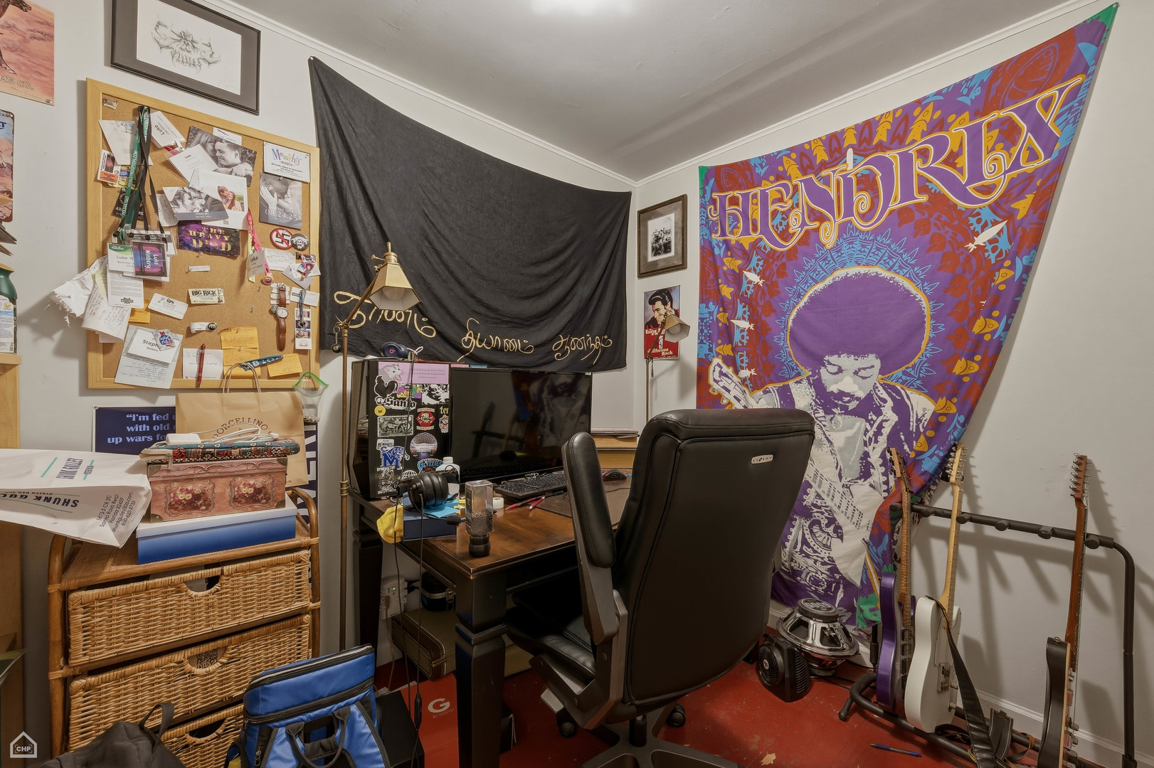 822 North Wood Street Chicago, IL 60622 - Photo 21 of 28 a room with musical instruments