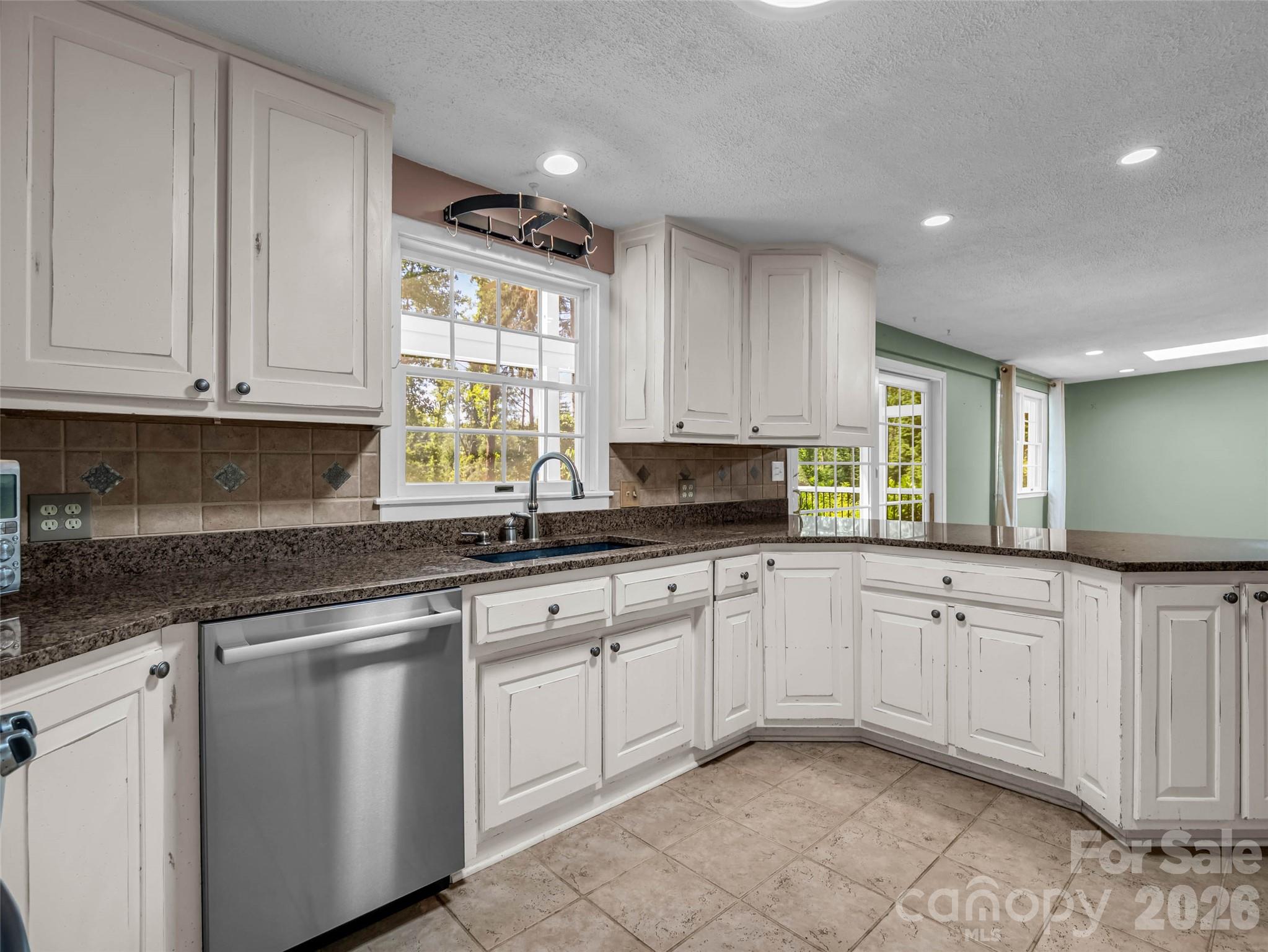 52 Forest Road Asheville, NC 28803 - Photo 16 of 48
