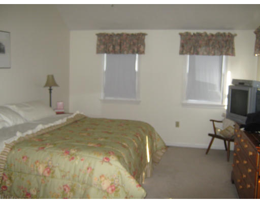 9 Satucket Road Rockland, MA 02370 - Photo 14 of 26 Gallery Image 14
