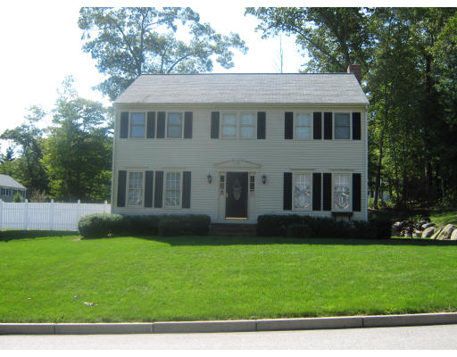 9 Satucket Road Rockland, MA 02370 - Photo 25 of 26 Gallery Image 25