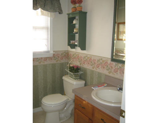 9 Satucket Road Rockland, MA 02370 - Photo 9 of 26 Gallery Image 9