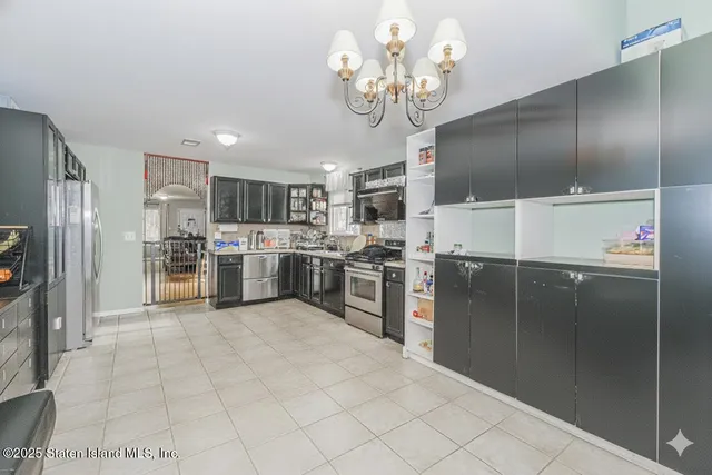 $859,999 | 10 Jerome Avenue | South Beach