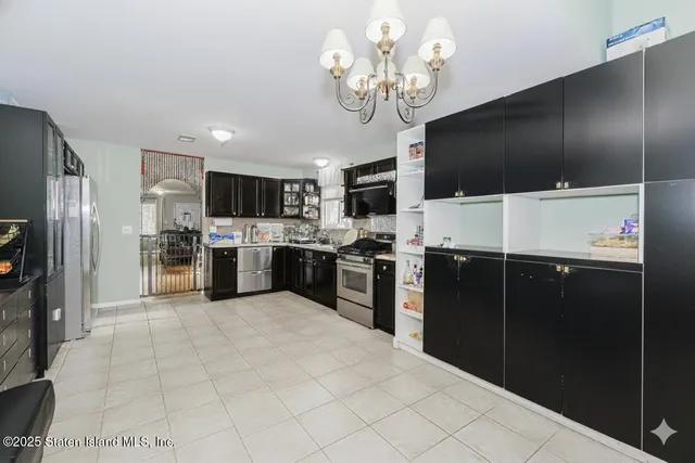 $859,999 | 10 Jerome Avenue | South Beach