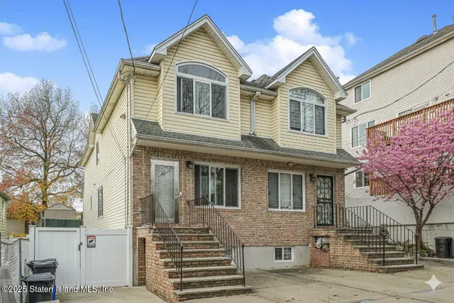 $859,999 | 10 Jerome Avenue | South Beach