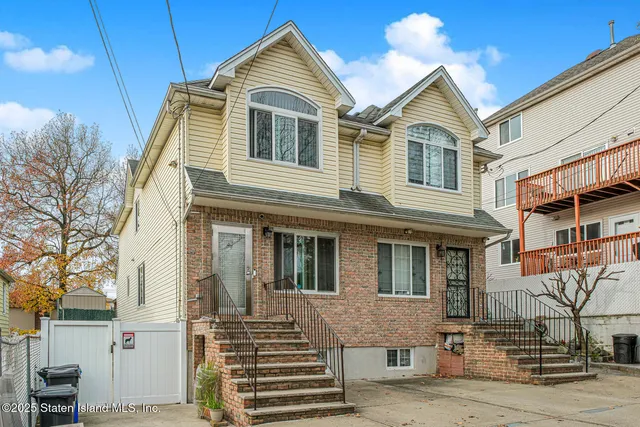 $859,999 | 10 Jerome Avenue | South Beach