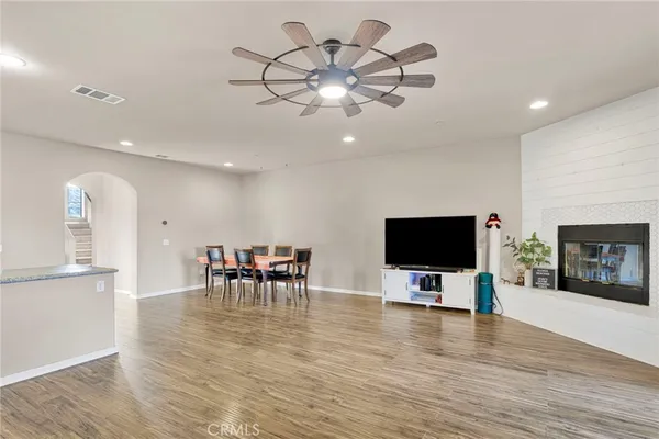 $354,800 | 14193 Jicarilla Road, Unit 302, Apple Valley, CA 92307