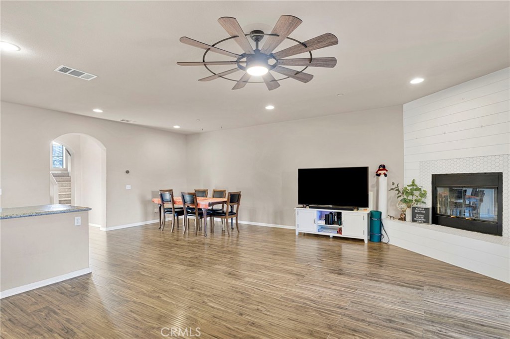 14193 Jicarilla Road, Unit 302 Apple Valley, CA 92307 - Photo 15 of 45