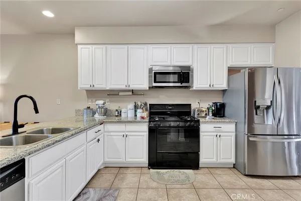 $354,800 | 14193 Jicarilla Road, Unit 302, Apple Valley, CA 92307