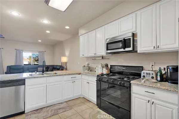 $354,800 | 14193 Jicarilla Road, Unit 302, Apple Valley, CA 92307