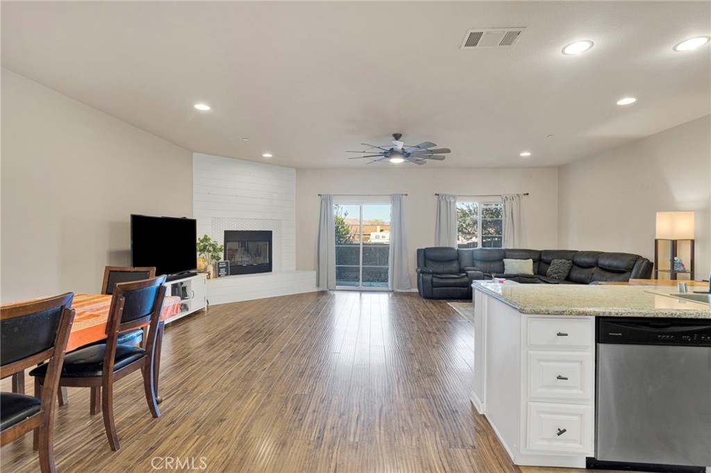 14193 Jicarilla Road, Unit 302 Apple Valley, CA 92307 - Photo 21 of 45