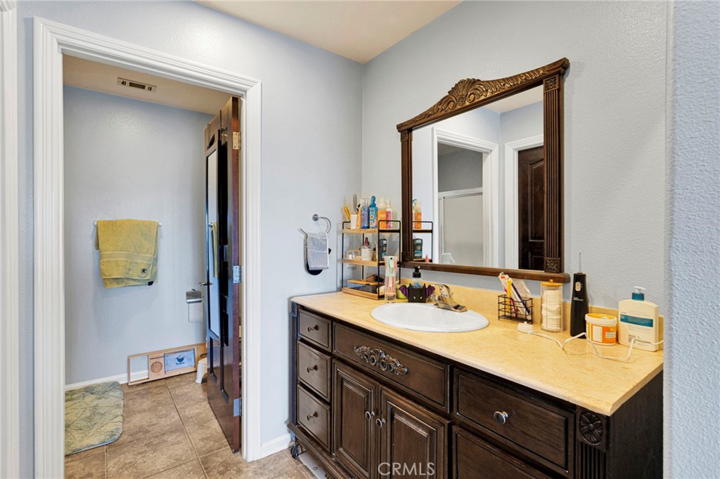 14193 Jicarilla Road, Unit 302 Apple Valley, CA 92307 - Photo 29 of 45