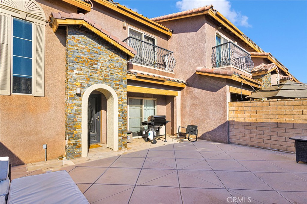 14193 Jicarilla Road, Unit 302 Apple Valley, CA 92307 - Photo 5 of 45