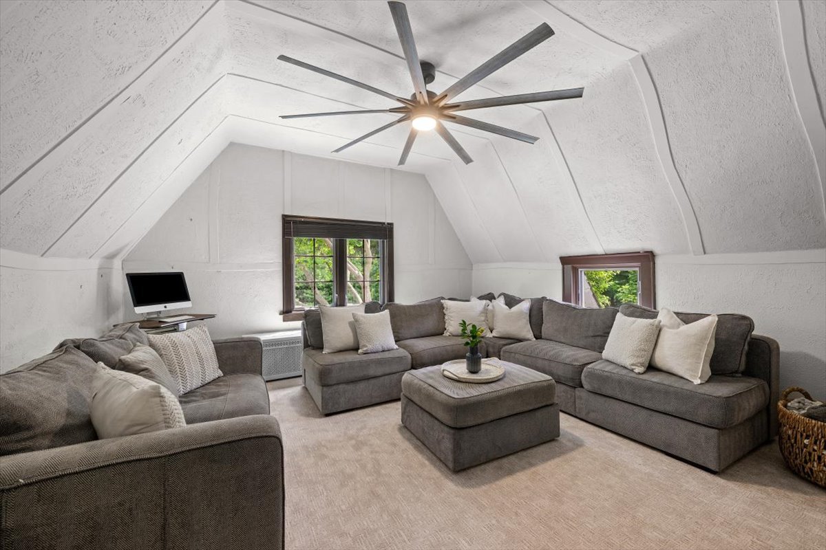 1137 Locust Road Wilmette, IL 60091 - Photo 21 of 63 Gallery Image 21