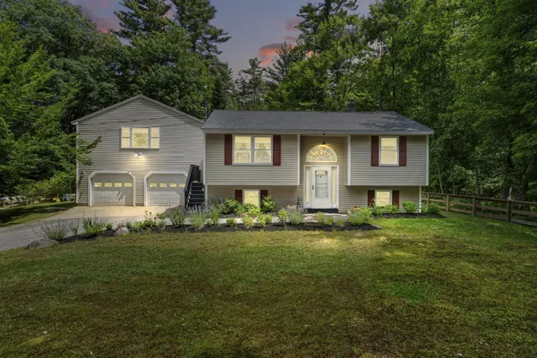 $629,000 | 1 Roosevelt Trail, Windham, ME 04062