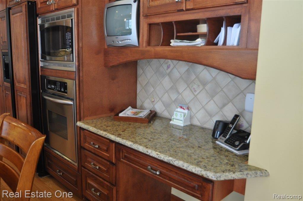 1612 North Kilburn Road Rochester, MI 48306 - Photo 20 of 24 command center