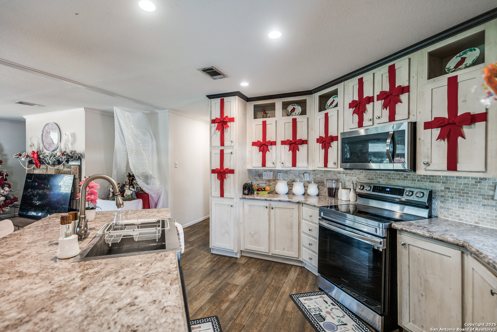 9233 Nelson Road San Antonio, TX 78252 - Photo 13 of 25