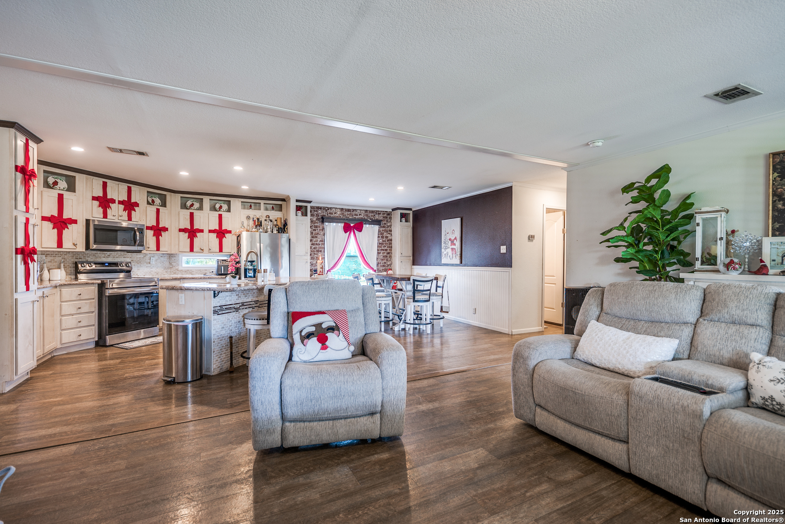 9233 Nelson Road San Antonio, TX 78252 - Photo 5 of 25