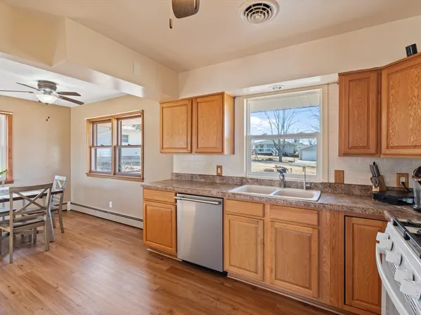 $199,900 | 1420 7th Street, Orion, IL 61273