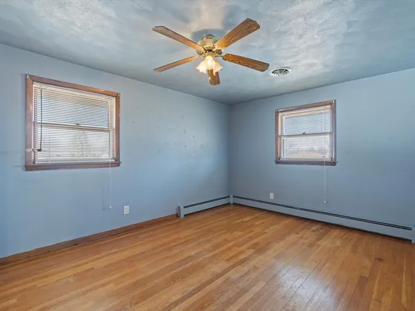 $199,900 | 1420 7th Street, Orion, IL 61273