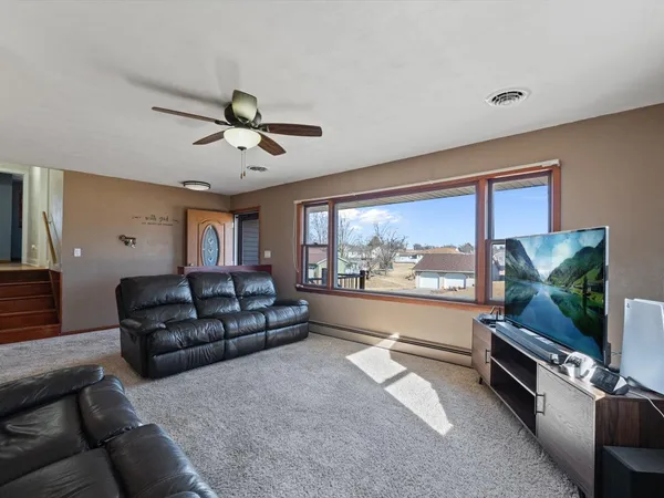 $199,900 | 1420 7th Street, Orion, IL 61273