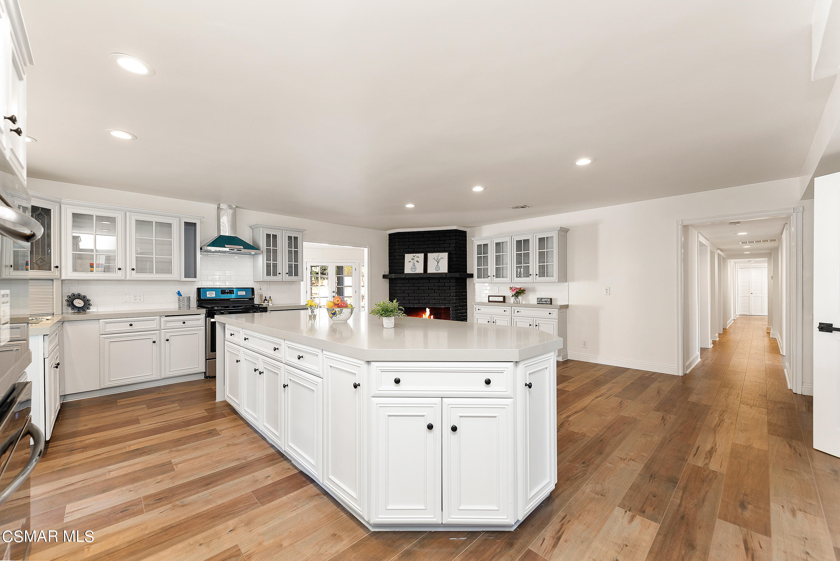 2959 Happy Lane Simi Valley, CA 93065 - Photo 21 of 92 2959 Happy Ln Simi Valley-18