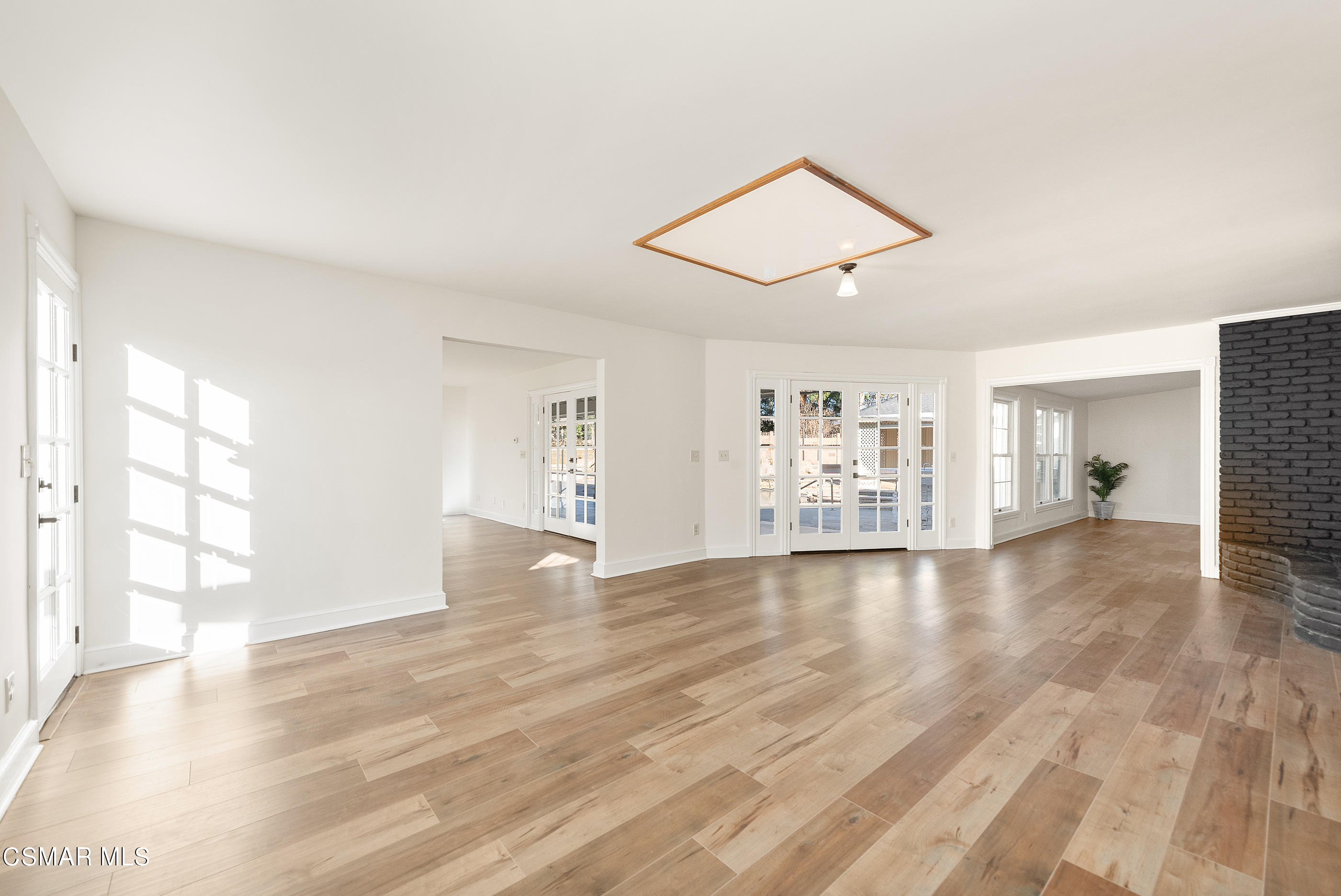 2959 Happy Lane Simi Valley, CA 93065 - Photo 35 of 92 2959 Happy Ln Simi Valley-37