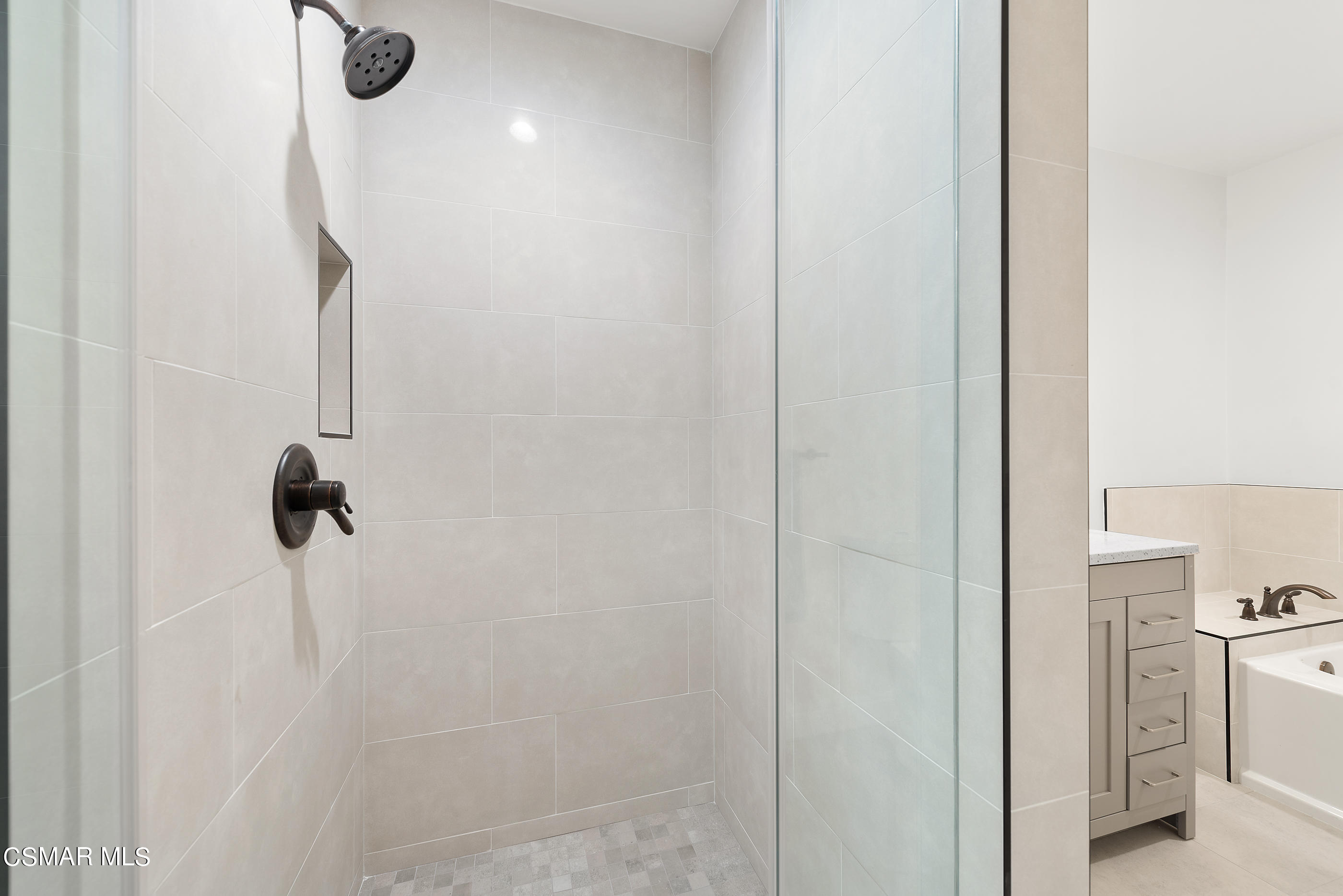 2959 Happy Lane Simi Valley, CA 93065 - Photo 46 of 92 2959 Happy Ln Simi Valley-48