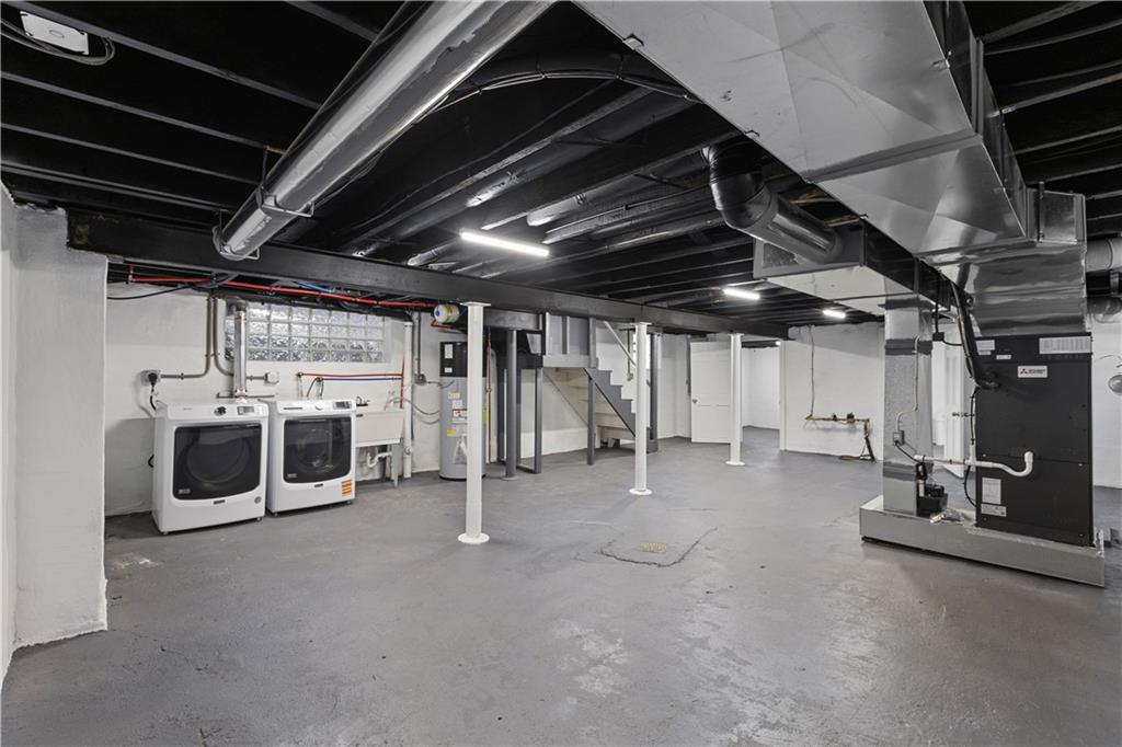 748 Anaheim Street Pittsburgh, PA 15219 - Photo 27 of 29 a view of a car garage