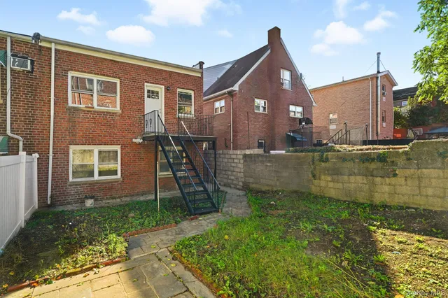 $825,000 | 2943 Yates Avenue | Laconia