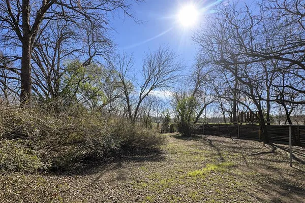 $222,500 | 809 Crescent Street, Denton, TX 76201