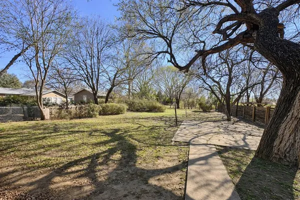 $222,500 | 809 Crescent Street, Denton, TX 76201