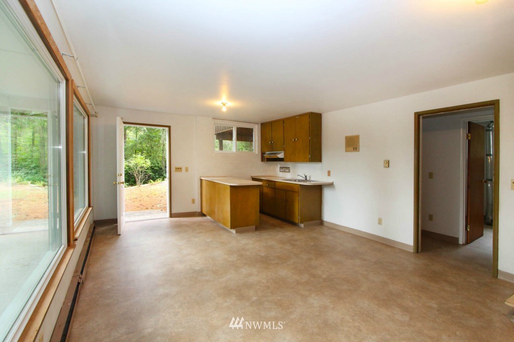 13809 Southwest 240th Street Vashon, WA 98070 - Photo 12 of 22 Gallery Image 12